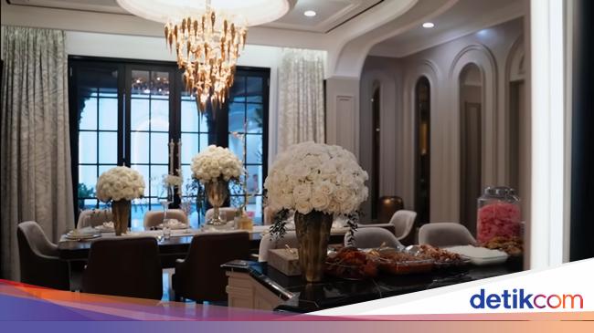 Potret Dapur Mewah Shella Saukia yang Bergaya Amerika Modern