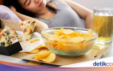 5 Cara Atasi Food Coma, Anti Ngantuk Usai Makan Banyak