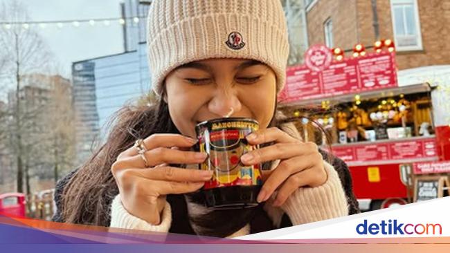 Azizah Salsha Jajan di Korea hingga Ngopi di Inggris