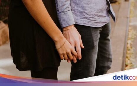 Kocak! Protes Saat Jajan Takoyaki, Orang Ini Dapat Hadiah Gurita dari Gebetan