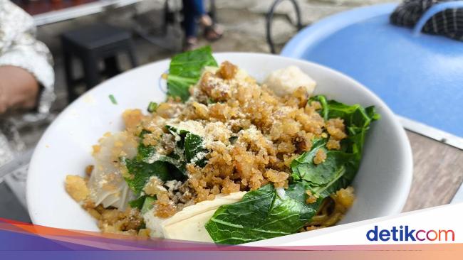 Uniknya Mi Yamin Kipas di Cirebon, Masih Dimasak Pakai Arang