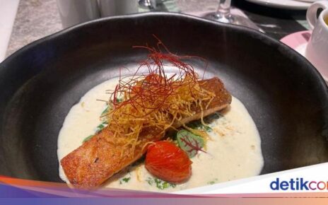 Rayakan Natal dengan Confit Salmon dan Beef Bourguignone di Kafe Ini